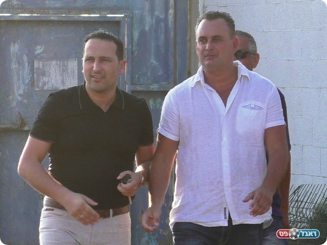 ופרי נכנס (שקד מורג)